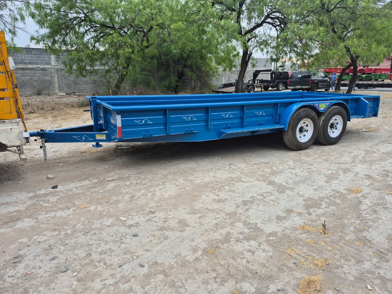 Remolque Cama Baja 7×20 – 8 birlos (Azul)