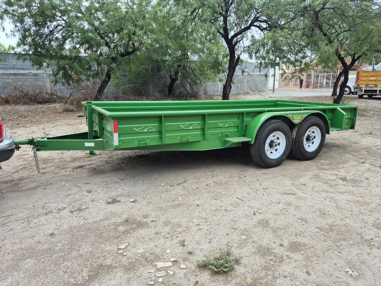 Remolque Cama Baja 7×16 – 8 birlos (Verde)